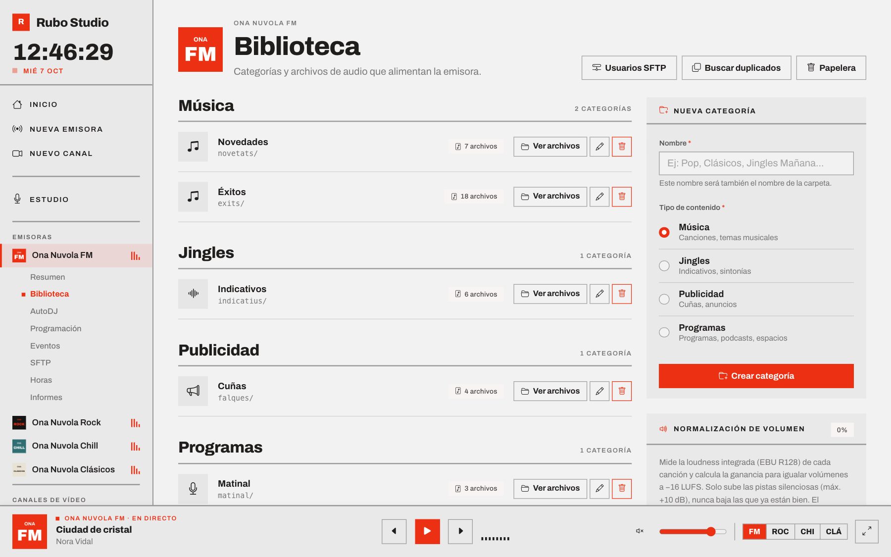 Biblioteca por categorías, con normalización de volumen y análisis de final de pista.
